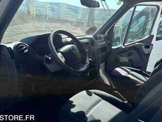 renault-master-1468316-48202523