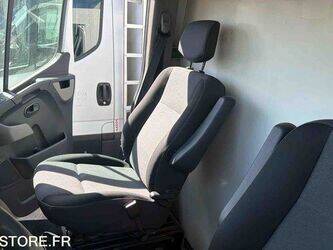 renault-master-1468316-48202524