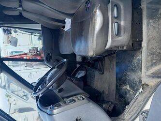2006-ford-transit-1468335-48203383