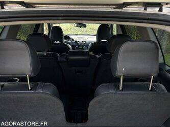 2011-volvo-xc90-48203909