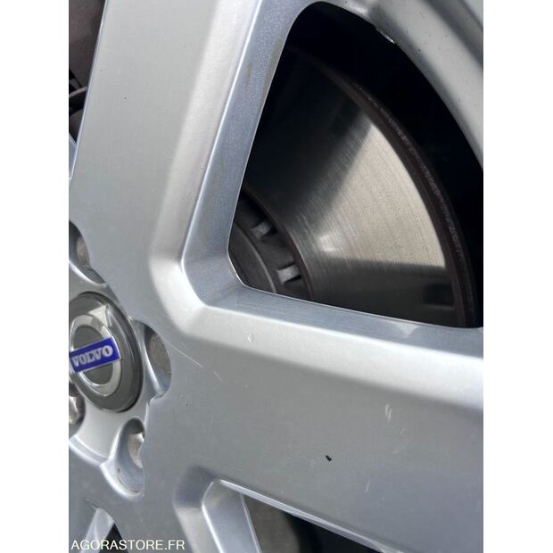 2011 فولفو XC90-48203912