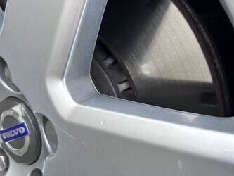 2011-volvo-xc90-48203912