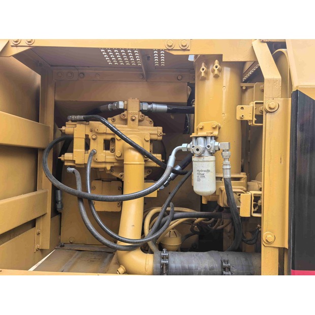 2025 Caterpillar 320D-48205720