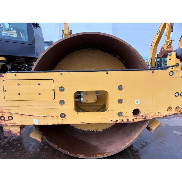 2017 Caterpillar CS56B-48206740