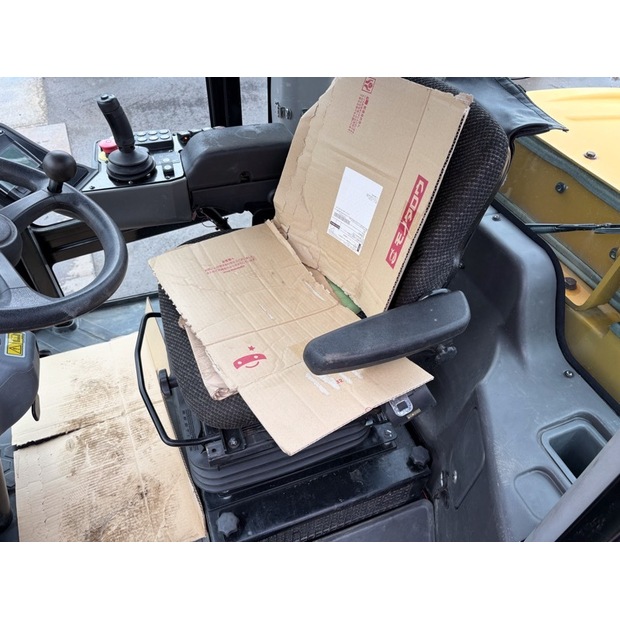 2017 Caterpillar CS56B-48206765