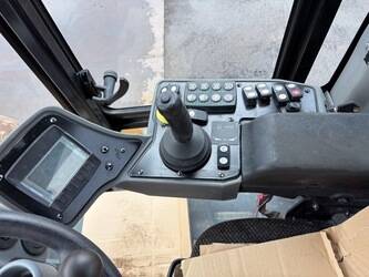 2017-caterpillar-cs56b-48206766