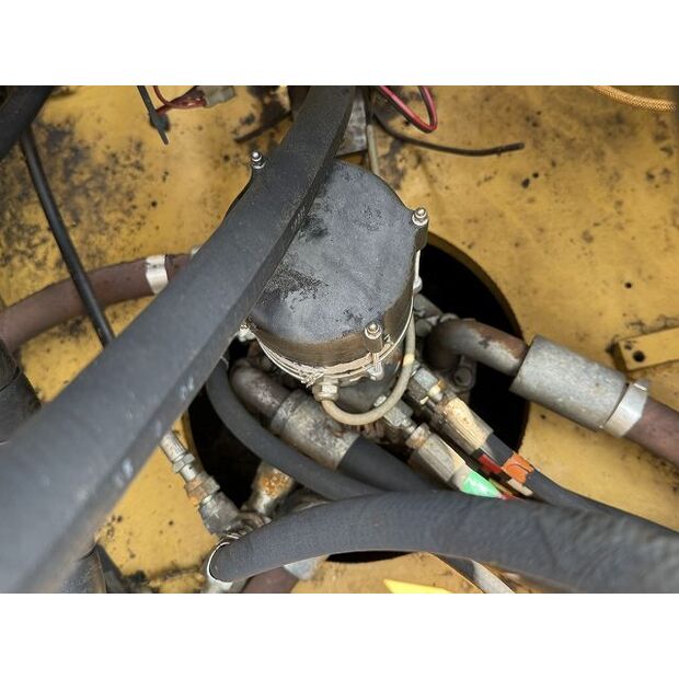 2005 Caterpillar M325C-48207020