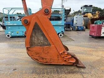 2001-hitachi-zx225usr-48207397