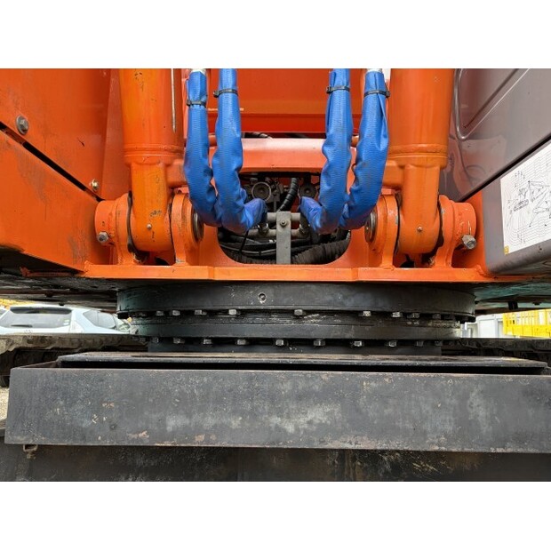2001 هيتاشى ZX225USR-48207417