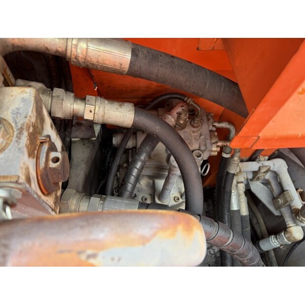 2001 هيتاشى ZX225USR-48207421