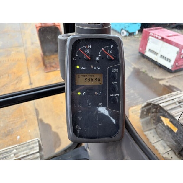 2001 هيتاشى ZX225USR-48207429