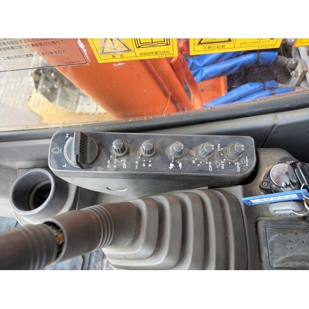 2001 هيتاشى ZX225USR-48207431