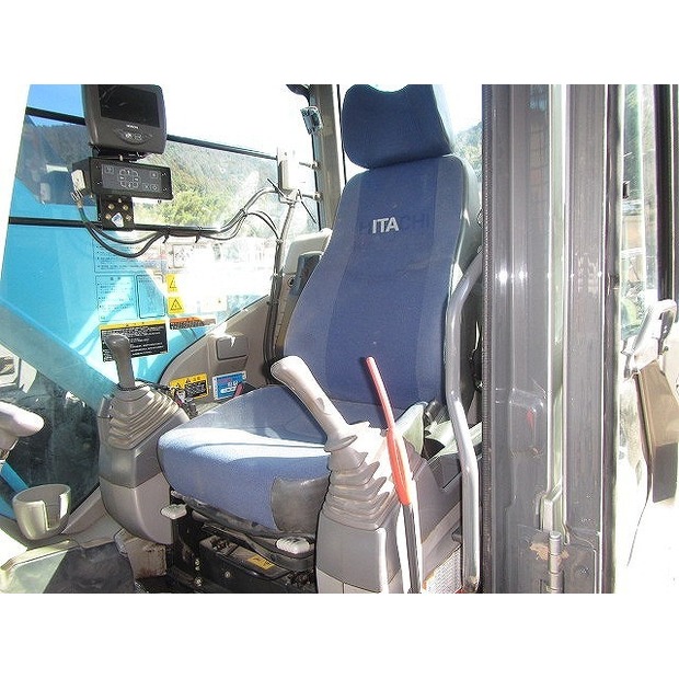 2012 هيتاشى ZX225USRE-3-48207470