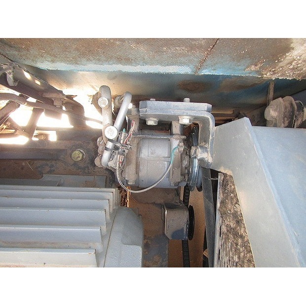 2012 هيتاشى ZX225USRE-3-48207495