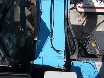 2012-hitachi-zx225usre-3-48207676