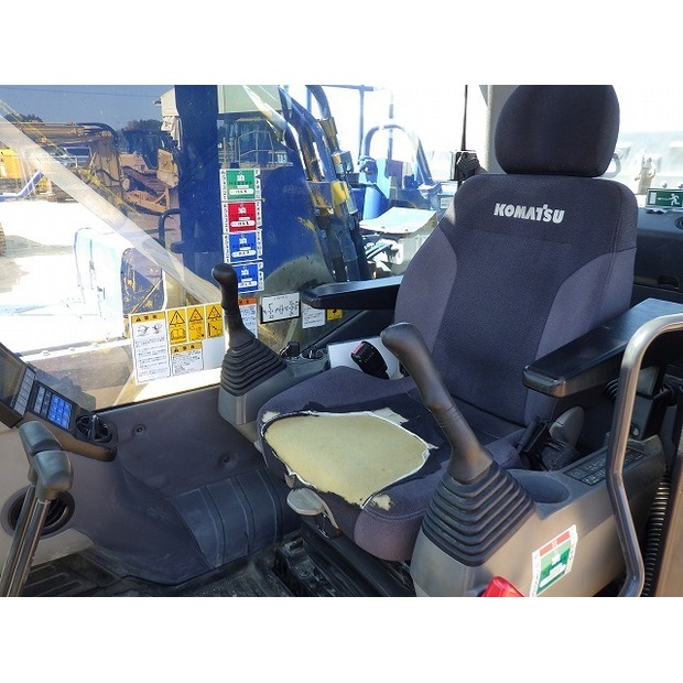 2018 Komatsu HB335-3-48207952