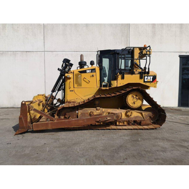 2015 كاتربيلر D6T LGP-48210067