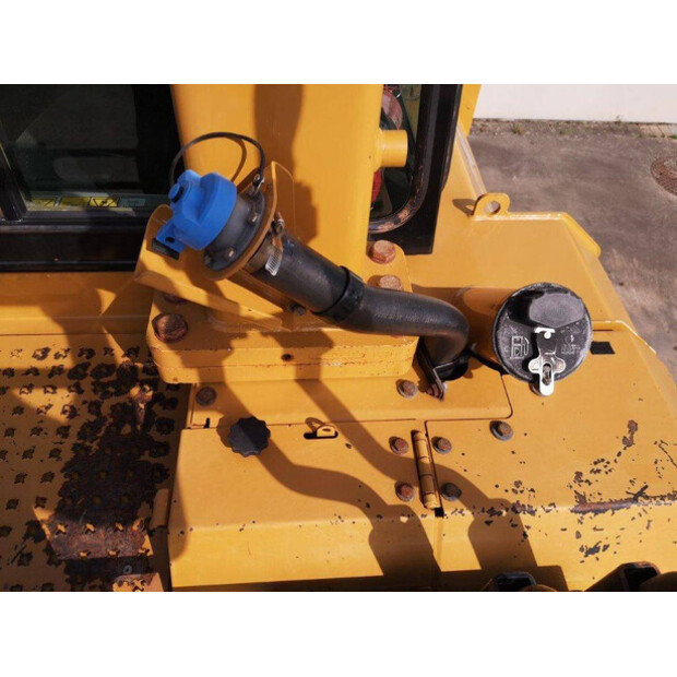 2015 كاتربيلر D6T LGP-48210123