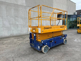 Image for SCISSOR LIFTS 2002 Haulotte COMPACT 10