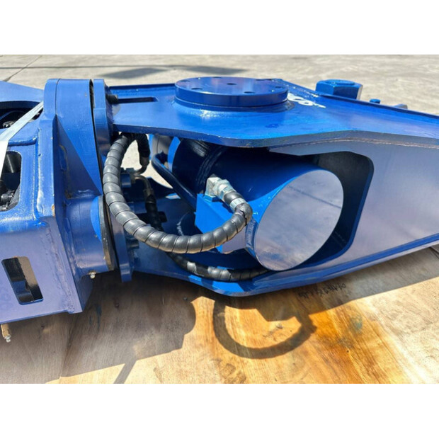 2026 HEROE SC04-48210676