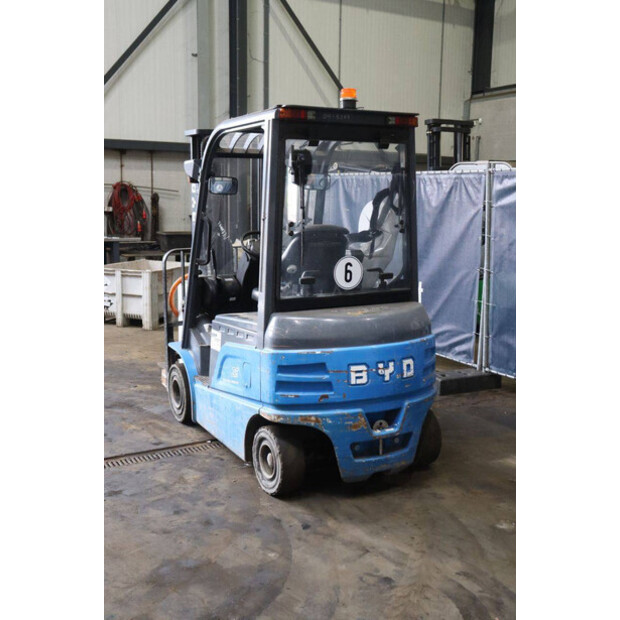 2015 BYD ECB25C-48210797