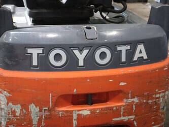 2016-toyota-8fbe18t-1468635-48211043