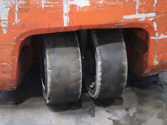 2016-toyota-8fbe18t-1468635-48211044