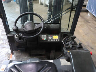 2016-toyota-8fbe18t-1468635-48211045