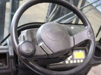 2016-toyota-8fbe18t-1468635-48211050