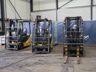 2015-komatsu-fb15m-12-48211122