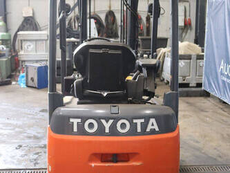 2017-toyota-8fbe15t-1468639-48211177