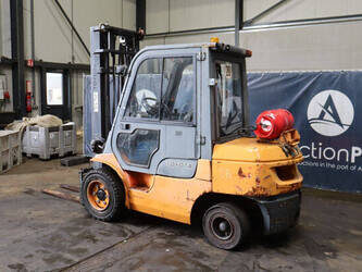 2007-toyota-02-7fgjf35-1468641-48211239