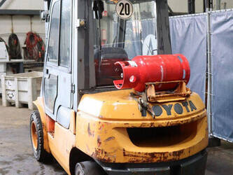 2007-toyota-02-7fgjf35-1468641-48211240