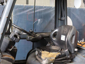 2007-toyota-02-7fgjf35-1468641-48211256