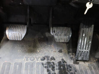 2007-toyota-02-7fgjf35-1468641-48211259