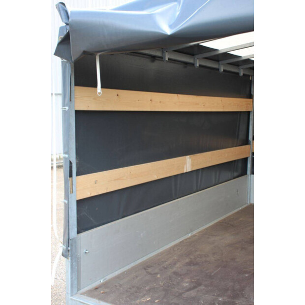 BW Trailers 02T-48213321
