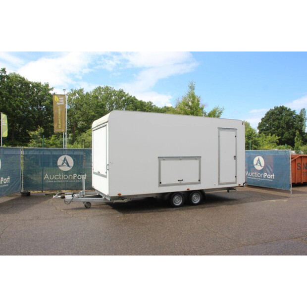 BW Trailers 02T-48213324