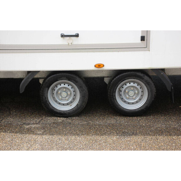 BW Trailers 02T-48213335