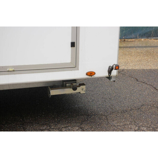 BW Trailers 02T-48213336