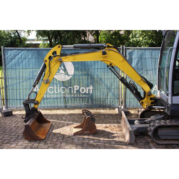 2020 Neuson EZ26-48213530