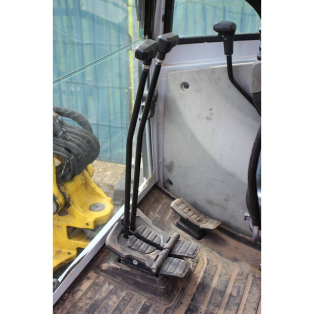 2020 Neuson EZ26-48213553