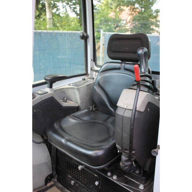 2020 Neuson EZ26-48213554