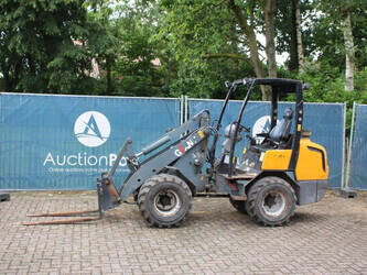 Image for WHEEL LOADERS 2011 GiANT V452T