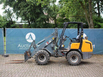 2011-giant-v452t-1468716-48213565