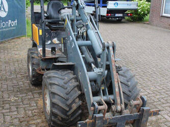 2011-giant-v452t-1468716-48213569