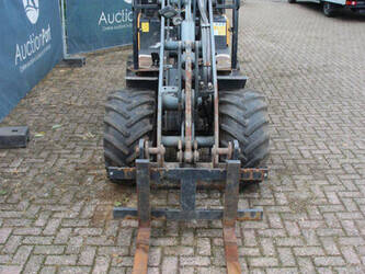 2011-giant-v452t-1468716-48213570
