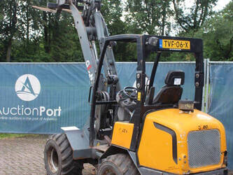 2011-giant-v452t-1468716-48213594