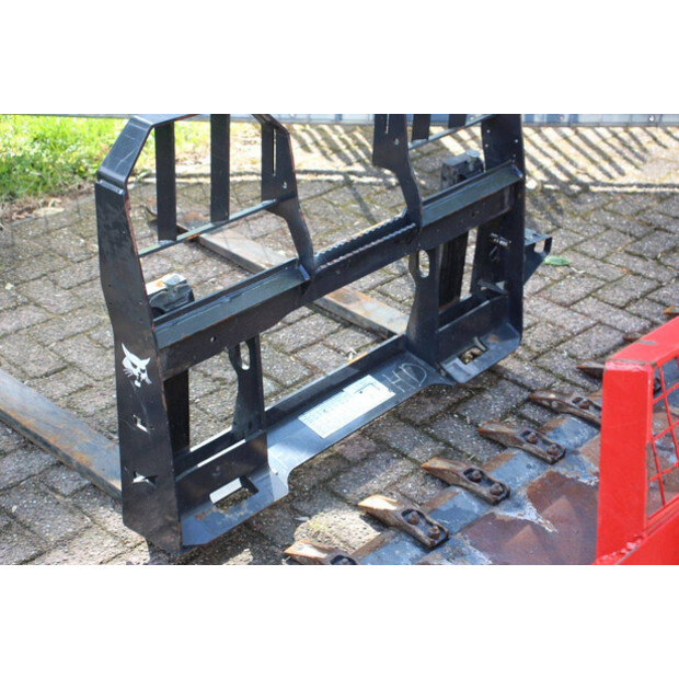 2020 BOBCAT T590-48213636