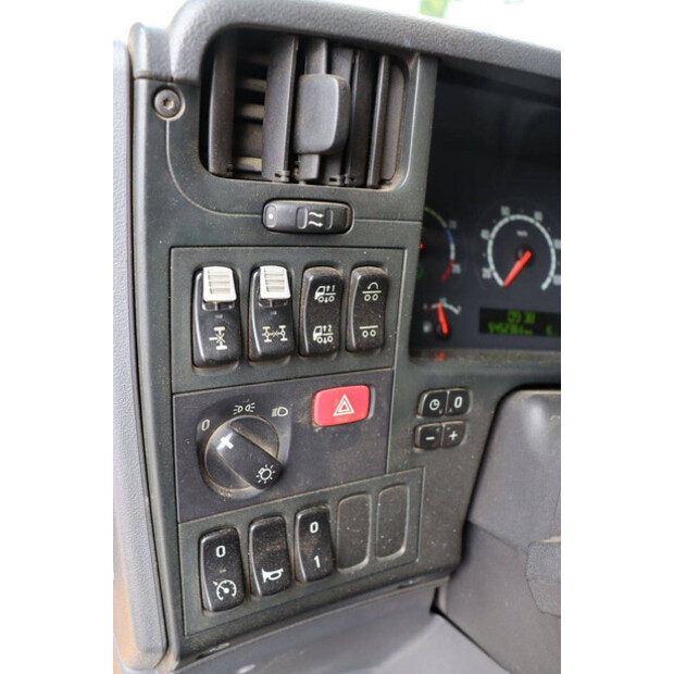 2006 Scania LA6X4/A28-48213913