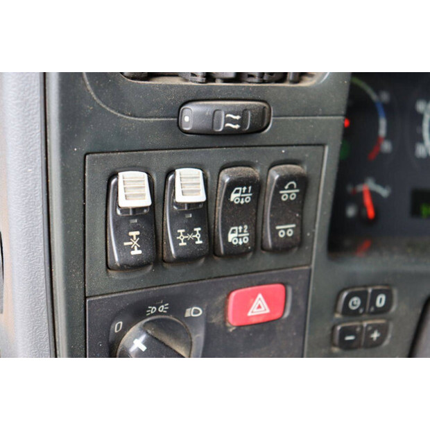 2006 Scania LA6X4/A28-48213914